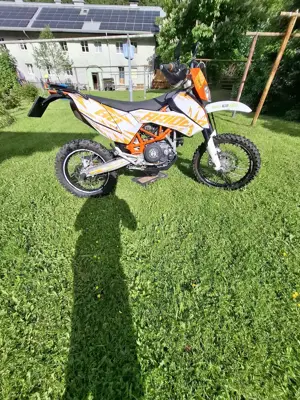 Ktm 690 enduro R Bild 2