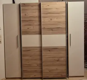 Kleiderschrank zu verkaufen 