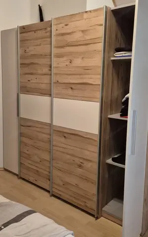 Kleiderschrank zu verkaufen  Bild 3