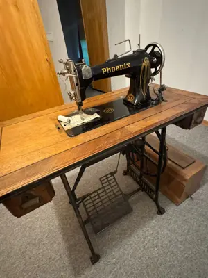 Antike Nähmaschine Phönix Bild 3