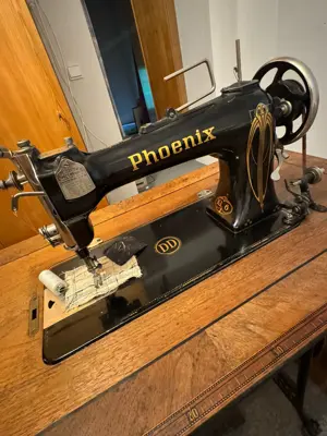 Antike Nähmaschine Phönix
