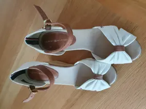 Datenschuhe Tommy Hilfiger, neu, Größe 38