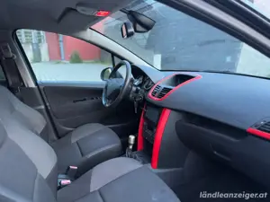Peugeot 207 Benzin Sport Bild 6