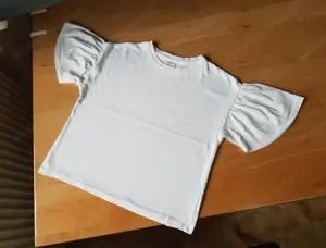STOPP! Paket mit  1 T-Shirt Gr. 134, LA-Shirt Gr. 130, Pulli Gr.134 140 Bild 2