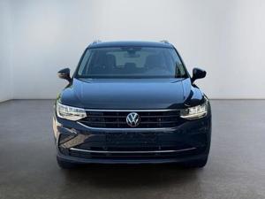 VW Tiguan 1.5 TSI Active Navi Kam PDC SHZ AHK 110 kW (150...