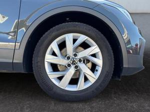 VW Tiguan 1.5 TSI Active Navi Kam PDC SHZ AHK 110 kW (150... Bild 8
