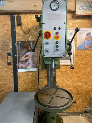 Alzmetall Bohrmaschine + Schubladenschrank+ Bohrer Bild 7