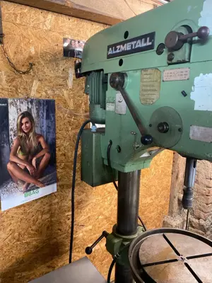 Alzmetall Bohrmaschine + Schubladenschrank+ Bohrer Bild 5