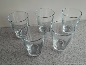 verschiedene gläser Bild 3