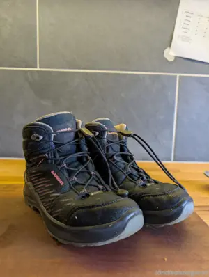 Lowa Wanderschuh 32