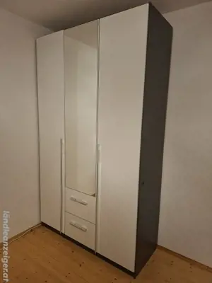 Kleiderschrank