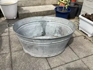 Verzinkte Wanne