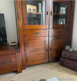 2 Kästen aus Massivholz Bild 2