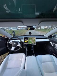 Tesla Model 3 Bild 7