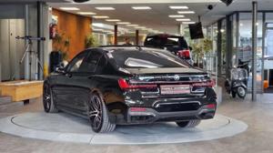 BMW 745 Bild 13