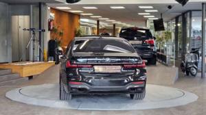 BMW 745 Bild 14