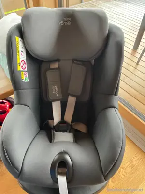 Britax Römer Dualfix M i-Size   Reboard-Kindersitz bis 105 cm   18 kg Bild 2