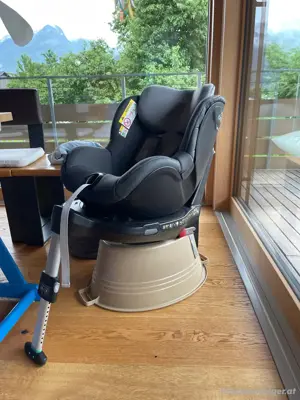 Britax Römer Dualfix M i-Size   Reboard-Kindersitz bis 105 cm   18 kg