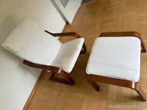 Stuhl mit Fußteil