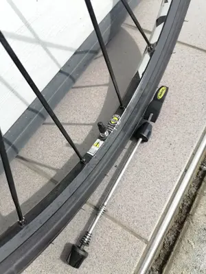 Mavic Cross Max 26Zoll Set mit Schnellspanner Bild 8