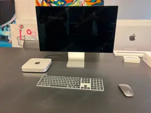 Mac Mini 2023 10 Core M2 Pro mit Apple Studio 27 Studio