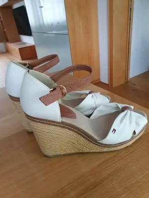 Datenschuhe Tommy Hilfiger, neu, Größe 38 Bild 2