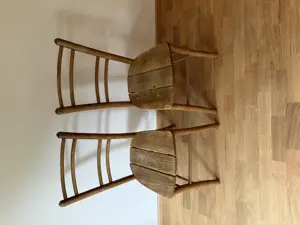 Holzstühle  Bild 2