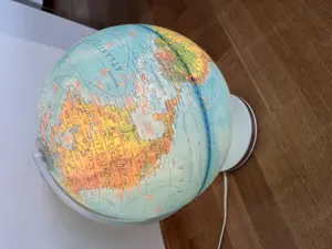 Globus mit Leuchtfunktion Bild 2