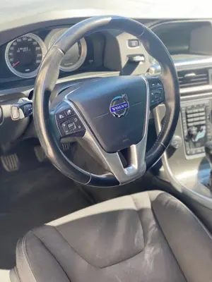 Volvo v60 drive momentum Bild 5