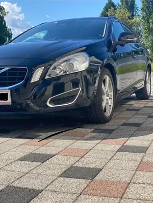Volvo v60 drive momentum Bild 4
