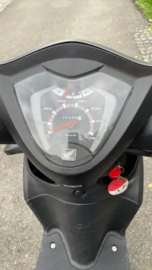 Honda Vision 110 ccm Bild 3