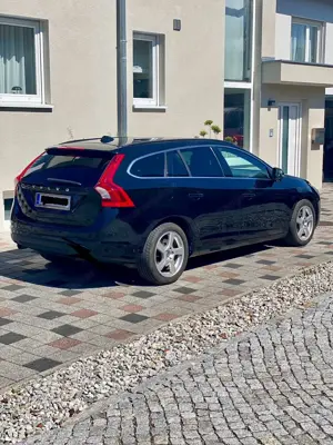 Volvo v60 drive momentum Bild 2