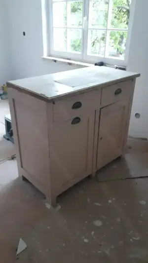 Komode Kasten Bild 2