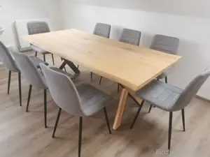 Tisch mit Stühlen  Bild 3