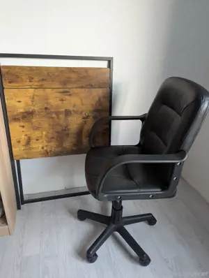 Kleiner Schreibtisch klappbar + Bürostuhl gratis dazu Bild 7
