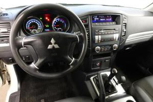 Mitsubishi Pajero Bild 4