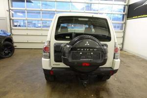 Mitsubishi Pajero Bild 12