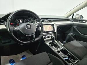 VW Passat Bild 8