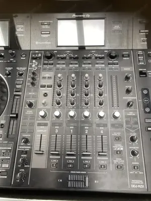 Pioneer DDJ-RZX Mixer Controller mit Case Bild 3