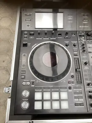 Pioneer DDJ-RZX Mixer Controller mit Case Bild 2