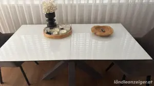 Esstisch mit ausziehfunktion
