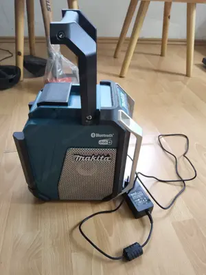 Makita Akku-Baustellenradio DMR115 mit Subwoofer Bild 2