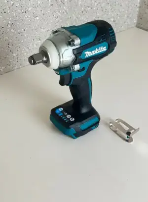 Makita Akku DTW300Z Schlagschrauber 18V 1 2" Schrauber