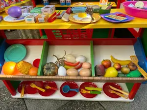 Großer Kinder Kaufladen mit viel Zubehör Bild 10