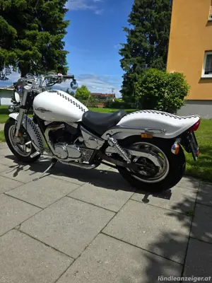 Suzuki Marauder 