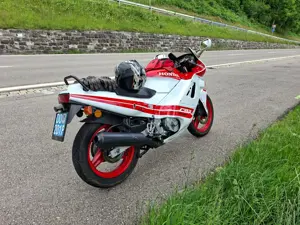 Honda CBR 500F Erstbesitz Bild 3