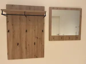 Garderobe und Spiegel Bild 2