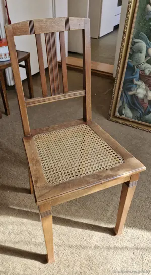 Stuhl mit Rattan