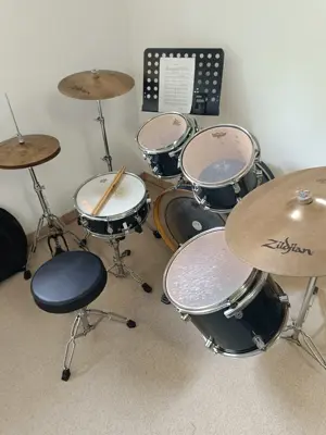 Gutes Drumset 