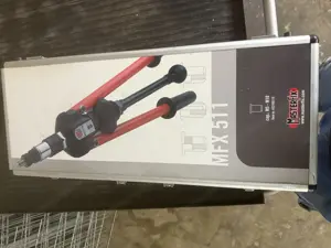 Nietmutter Zange 
